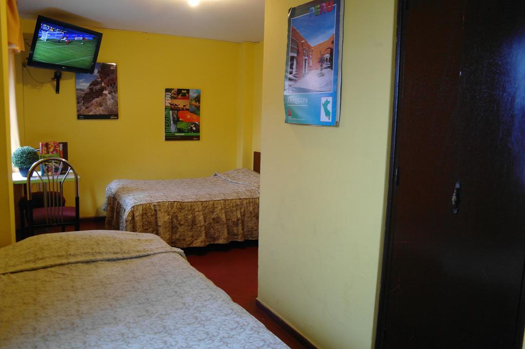 Hostal Iquique Lima Bagian luar foto