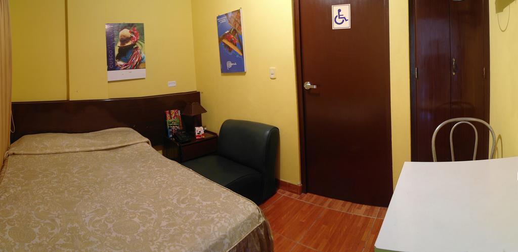 Hostal Iquique Lima Bagian luar foto