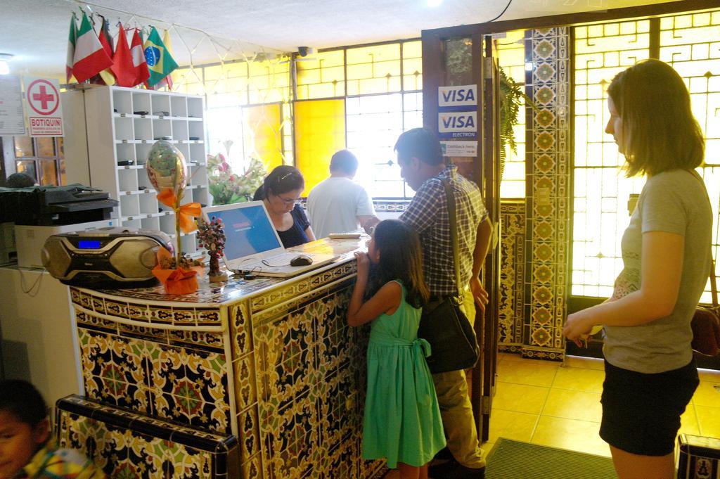Hostal Iquique Lima Bagian luar foto