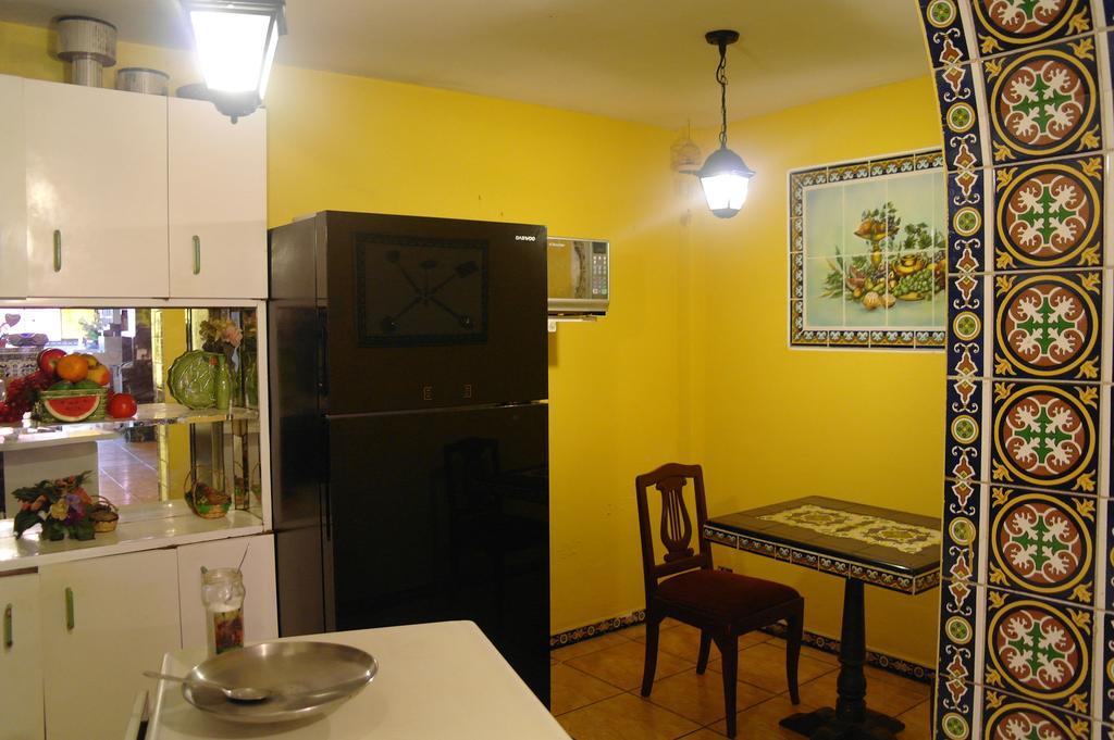 Hostal Iquique Lima Bagian luar foto