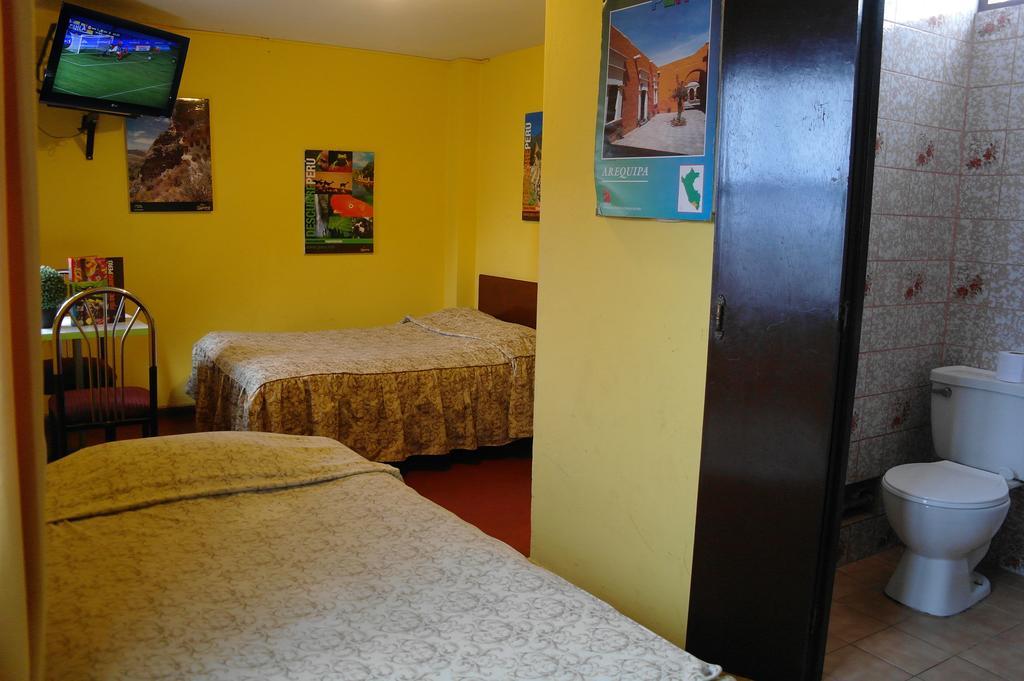 Hostal Iquique Lima Bagian luar foto
