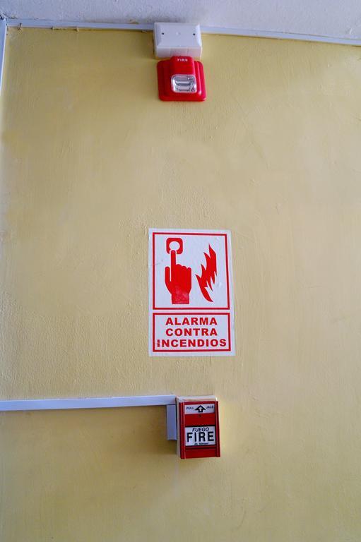 Hostal Iquique Lima Bagian luar foto
