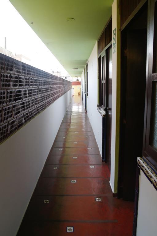 Hostal Iquique Lima Bagian luar foto
