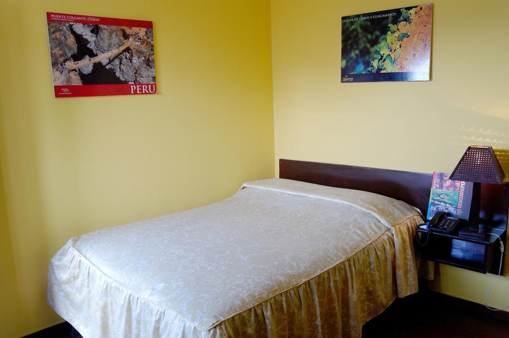 Hostal Iquique Lima Bagian luar foto