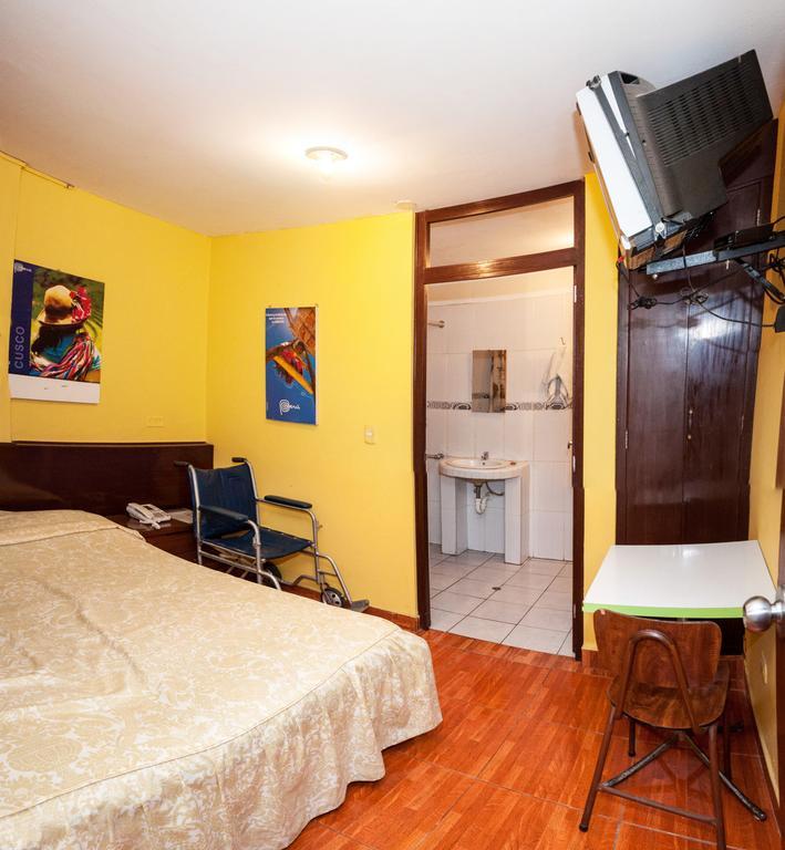 Hostal Iquique Lima Bagian luar foto
