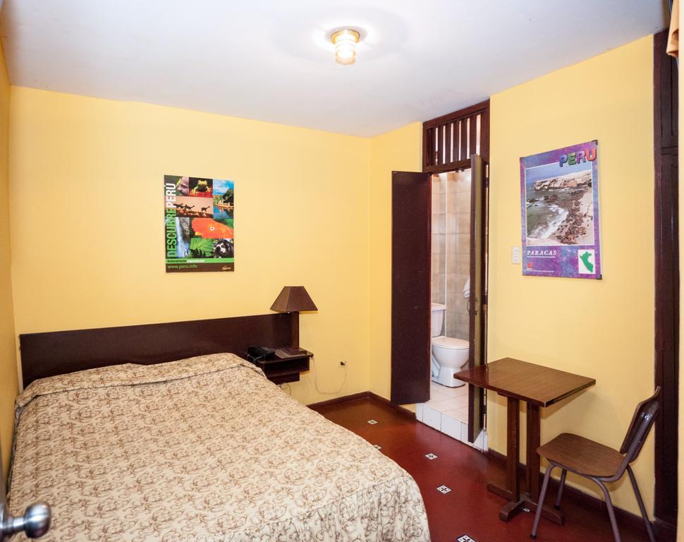 Hostal Iquique Lima Bagian luar foto